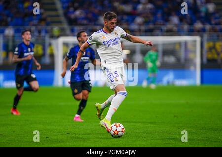 Federico Valverde vom Real Madrid Club de Futbol während der UEFA Champions League, des Fußballspiels der Gruppe F zwischen dem FC Internazionale und Real Madrid am 15. September 2021 im Giuseppe-Meazza-Stadion in Mailand, Italien - Foto Alessio Morgese / DPPI Stockfoto