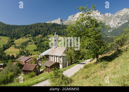 FRANKREICH HAUTE-SAVOIE (74) MANIGOD, VILLARD WEILER KAPELLE, ARAVIS-MASSIV Stockfoto