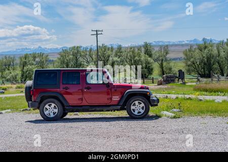 Madison Buffalo Jump SP , MT, USA - 2. Juli 2020: Ein Jeep Wrangler Unlimited Sports parkte entlang der Preserve Park Stockfoto