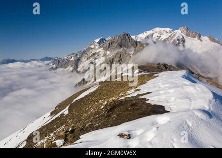 FRANKREICH HAUTE-SAVOIE (74) LES CONTAMINES-MONTJOIE, MONT BLANC VOM NORDKOPF DER VIEREN (GR5 UM MONT-BLANC) Stockfoto