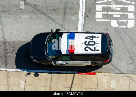 Luftmarkierungen auf dem Dach des Polizeidiensts der San Francisco Polizeibehörde SFPD, damit Flugzeuge oder CCTV die Strafverfolgungsbehörden erkennen können Stockfoto