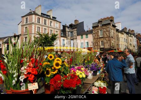 FRANCE.BRITTANY.ILE ET VILAINE (35) RENNES.DER MARKT PLATZ SAINT MICHEL.(BILD NICHT VERFÜGBAR FÜR IN FRANKREICH VERÖFFENTLICHTE KALENDER ODER POSTKARTEN) Stockfoto