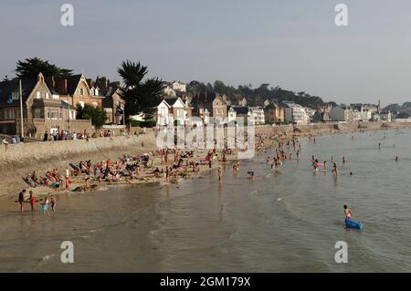 FRANKREICH. BRETAGNE. COTES D'ARMOR (22) PLENEUF-VAL ANDRE.DER GROSSE STRAND. (BILD NICHT VERFÜGBAR FÜR KALENDER ODER POSTKARTE) Stockfoto