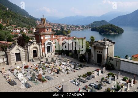 Friedhof Sala Comacina mit Blick auf den Comer See und die Insel Comacina in Sala Comacina, Italien Stockfoto