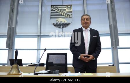 Magdeburg, Deutschland. September 2021. Gunnar Schellenberger (CDU), Präsident des landtags, steht vor dem Beginn der Sitzung der neuen Landesregierung im landtag Sachsen-Anhalt. Quelle: Ronny Hartmann/dpa/Alamy Live News Stockfoto