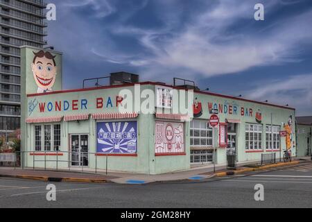 Wonder Bar Asbury Park NJ - Blick auf die legendäre klassische Wonder Bar im Asbury Park, New Jersey. Dieses Bild ist auch in Schwarzweiß verfügbar. Bis Stockfoto