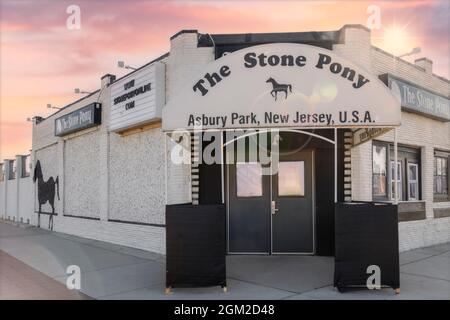 The Stone Pony NJ- The Stone Pony, befindet sich im Asbury Park in Monmouth County, New Jersey. Es ist einer der bekanntesten Musikorte der Welt. Es ist kn Stockfoto