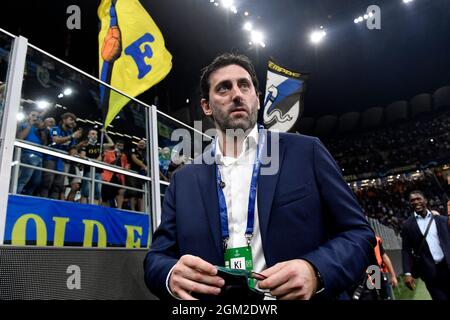 Mailand, Italien. September 2021. Der ehemalige Spieler Diego Milito, Kommentator von Amazon Prime Television, schaut während des UEFA Champions League-Fußballspiels der Gruppe D zwischen dem FC Internazionale und Real Madrid am 15. September 2021 im San Siro-Stadion in Mailand (Italien) vorbei. Foto Andrea Staccioli/Insidefoto Kredit: Insidefoto srl/Alamy Live News Stockfoto