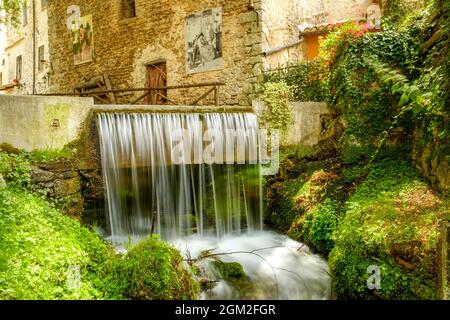 Das Dorf Rasiglia, auch das 'Venedig Umbriens' genannt, Foligno, Umbrien, Italien Stockfoto