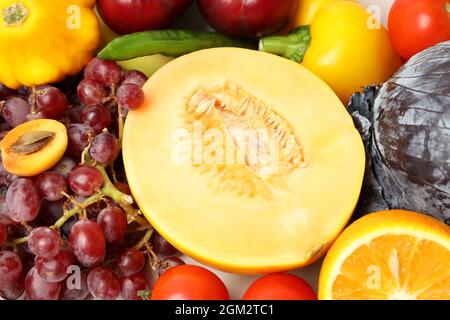 Verschiedene frische Gemüse und Früchte, Nahaufnahme Stockfoto