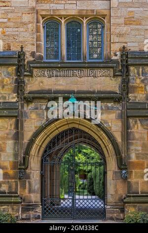 Yale University Calhoun College - Gated Eingang zum Undergraduate Residential College an der Yale University in New Have, Connecticut. Die Schule wa Stockfoto