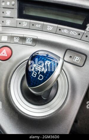 Konsole und Getriebe-Stick eines japanischen Import verwendet Toyota Prius Stockfoto