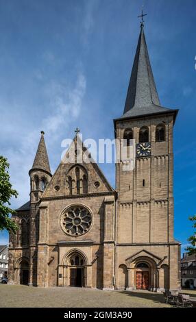 Deutschland, Mettmann, Bergisches Land, Niederbergisches Land, Niederberg, Rheinland, Nordrhein-Westfalen, NRW, katholische St.-Lambertus-Kirche am Marktplatz Stockfoto