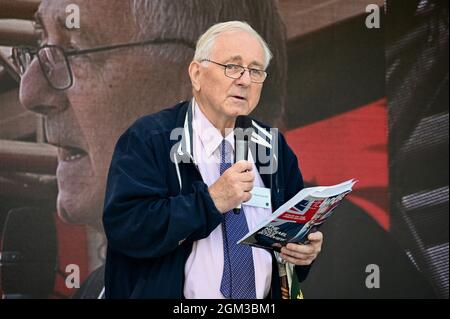 London, Großbritannien. Sir Peter Bottomley, beenden Sie unsere Kundgebung zum Cladding-Skandal, zum Cladding und zum Bau der Sicherheit. Parliament Square, Westminster. Stockfoto