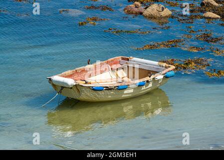 Ein hölzernes Ruderboot Stockfoto