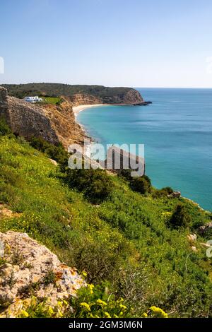 Boca do Rio Strand, in der Nähe von Salema Dorf, Algarve, Portugal. Stockfoto