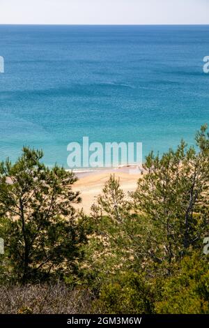 Boca do Rio Strand, in der Nähe von Salema Dorf, Algarve, Portugal. Stockfoto