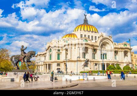 Mexiko-Stadt Mexiko 11. Februar 2021 der Palast der schönen Künste ein architektonisches Meisterwerk im Zentrum von Mexiko-Stadt in Mexiko. Stockfoto