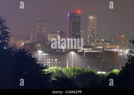 3 höchste Gebäude in Leeds. Sky Plaza 106m (links) Bridgewater Place 112m (Mitte) Altus House 116m (rechts) & auch das höchste Gebäude in Yorkshire Stockfoto