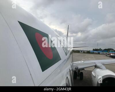 Bild von Bangladesch Flugzeug am Flughafen in Tag . Stockfoto