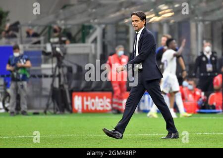 Mailand, Italien. September 2021. Die Managerin Simone Inzaghi von Inter Mailand wurde nach dem UEFA Champions League-Spiel zwischen Inter und Real Madrid bei Giuseppe Meazza in Mailand gesehen. (Foto: Gonzales Photo/Alamy Live News Stockfoto