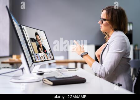 Agenda Für Virtuelle Konferenzen Auf Mehreren Computern In Office Stockfoto