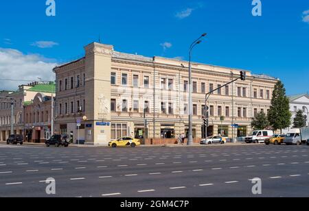 Ehemaliges profitables Haus aus dem Jahr 1905, Architekt Roman Klein, Wahrzeichen: Moskau, Russland - 23. August 2021 Stockfoto