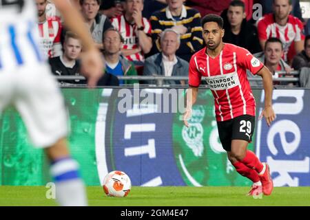 Eindhoven, Niederlande. September 2021. EINDHOVEN, NIEDERLANDE - 16. SEPTEMBER: Phillipp Mwene von PSV während des UEFA Europa League Group Stage-Spiels zwischen PSV und Real Sociedad im Phillips Stadion am 16. September 2021 in Eindhoven, Niederlande (Foto: Broer van den Boom/Orange Picics) Credit: Orange Pics BV/Alamy Live News Stockfoto