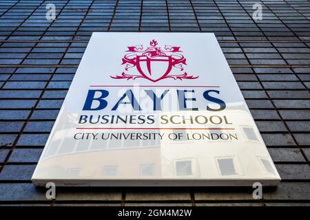 Bayes Business School London, ehemals Cass Business School, wurde 2021 umbenannt. Die Bayes Business School ist Teil der City University of London Stockfoto