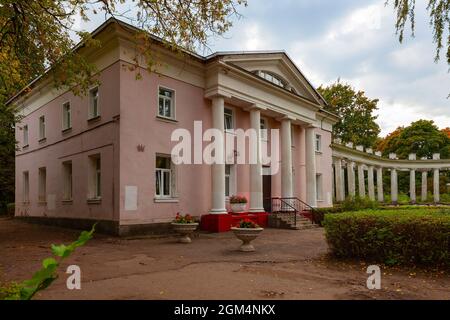 Pekhra-Jakowlewskoje der alte Hof der Fürsten Golizins in Balaschicha, Russland. Stockfoto