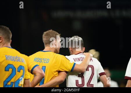 Broendby, Dänemark. September 2021. Sigurd (4) von Broendby IF und Andreas Vindheim (32) von Sparta Prague, die während des UEFA Europa League-Spiels zwischen Broendby IF und Sparta Prague im Broendby Stadion in Broendby gesehen wurden. (Foto: Gonzales Photo/Alamy Live News Stockfoto