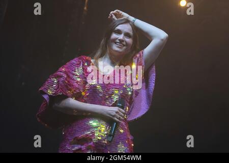 Newport, Großbritannien. September 2021. Die englische Sängerin, Songwriterin und Model Sophie Michelle Ellis-Bextor spielt live auf der Bühne des Isle of Wight Festivals in Newport. (Foto von Dawn Fletcher-Park/SOPA Images/Sipa USA) Quelle: SIPA USA/Alamy Live News Stockfoto