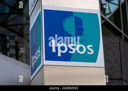 Ein Ipsos-Schild ist vor ihrem Bürogebäude in Toronto, Kanada, zu sehen. Stockfoto