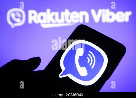 Ukraine. September 2021. In dieser Abbildung ist ein Viber (Rakuten Viber) Logo auf einem Smartphone und einem pc-Bildschirm zu sehen. Kredit: SOPA Images Limited/Alamy Live Nachrichten Stockfoto