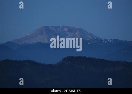 Der Kamm des Mt. St. Helens vom High Rock Lookout Stockfoto