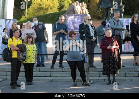 Nicht exklusiv: KIEW, UKRAINE - 15. SEPTEMBER 2021 - die Öffnung der Unabhängigkeit ist mir. Unabhängigkeit ist uns. 30 Geschichten des Wandels, die dem A gewidmet sind Stockfoto