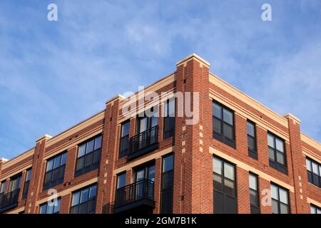 Neue Wohnungsbau gemacht, um wie alte rote Backstein Loft, Industriegehäuse, Lagerhallen aussehen. In Arlington, Virginia, in der Nähe von Washington DC. Stockfoto