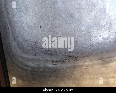Ickle Eiszapfen schmelzen tropfend Tropfen Winterschnee Stockfoto