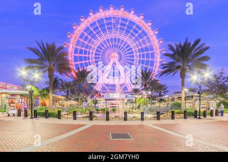 ORLANDO, FLORIDA, USA - 05. JANUAR 2016: Das Orlando Eye auf dem International Drive ist das orlando Eye ein 400 Meter hohes Riesenrad im Herzen von Orla Stockfoto