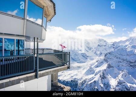 Atemberaubender Panoramablick Schneemütland der Schweizer Skyline von Schilthorn, Schweiz Stockfoto