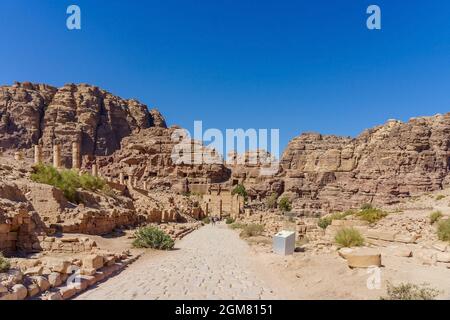 PETRA, JORDANIEN - 13,2018. OKTOBER: Die Kolonnadenstraße. Petra, Jordanien Stockfoto