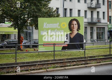 Annalena Baerbock (Grüne) - Wahlplakate zu den Bundestagswahlen 2021, Berlin-Prenzlauer Berg (nur für redaktionelle Verwendung. Keine Werbung. Ref Stockfoto