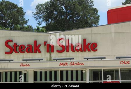 Tyler, TX - 15. Mai 2019: Abandoned Steak n Shake Restaurant am University Blvd in Tyler TX Stockfoto