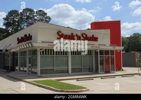 Tyler, TX - 15. Mai 2019: Abandoned Steak n Shake Restaurant am University Blvd in Tyler TX Stockfoto