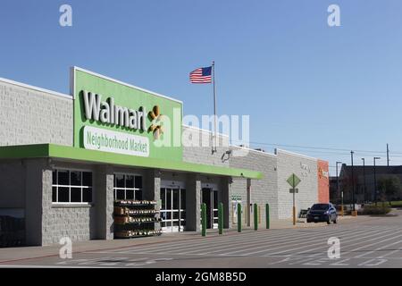 Eingang Zu Einem Walmart Nachbarschaft Markt In Bentonville Ar Der Heimatstadt Des Walmart Corporation Hauptsitz Stockfotografie Alamy