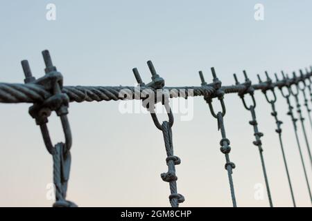 Spulen aus Draht oder Kabel für Hängebrücke. Stockfoto