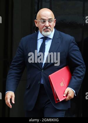 London, England, Großbritannien. September 2021. Der Minister für Bildung NADHIM ZAHAWI verlässt die Downing Street nach dem ersten Kabinettstreffen in Großbritannien nach einem Umweg. (Bild: © Tayfun Salci/ZUMA Press Wire) Stockfoto