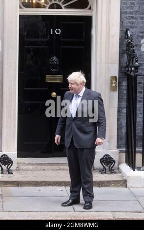 London, Großbritannien. September 2021. Premierminister Boris Johnson trifft den Präsidenten von Kurdistan, Nechirvan Barzani, an der Tür der Downing Street Nr. 10. Präsident Barzani wird Gespräche mit Boris Johnson führen. Kredit: Mark Thomas/Alamy Live Nachrichten Stockfoto