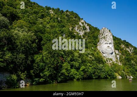 Die Statue von Decebal Rex an der Donau in Rumänien Stockfoto