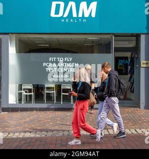 Preston, Lancashire. Großbritannien: DAS DAM Fit to Fly PCR & Antigen Walk-in Test Center wird in Preston eröffnet. Ein RT-PCR-Test für SARS-CoV-2 (COVID19) mit einem für die Reise erforderlichen Zertifikat. Kredit; MediaWorld Bilder/AlamyLiveNews Stockfoto
